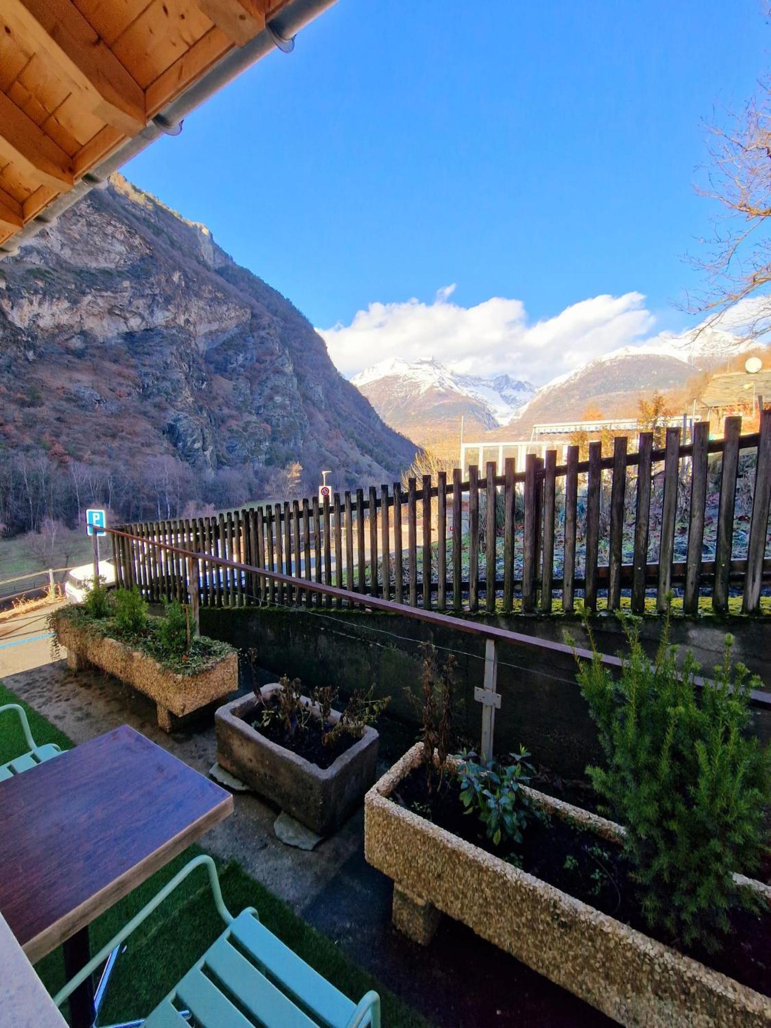 Kunstplanet Im Herzen Der Alpen Am Planetenweg Visp Εξωτερικό φωτογραφία